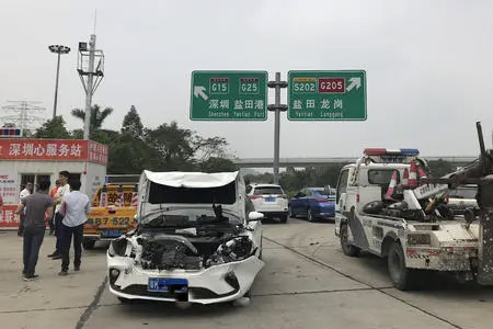 渝邻高速G65-北京高速拖车救援-修车救援拖车救援换胎补胎附近拖车